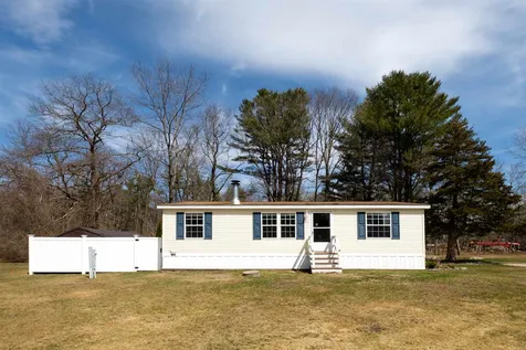 12 Bunker Lane Madbury NH 03823