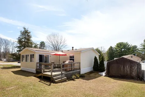 12 Bunker Lane Madbury NH 03823