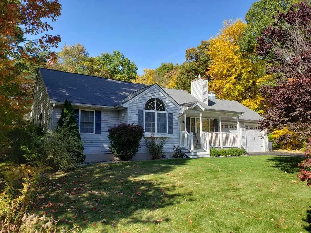 20 Julia Drive Hooksett NH 03106