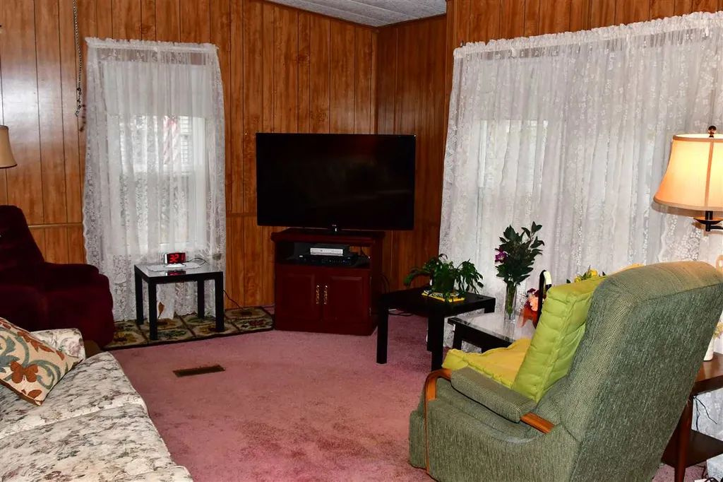 290 Calef Highway Epping NH 03042