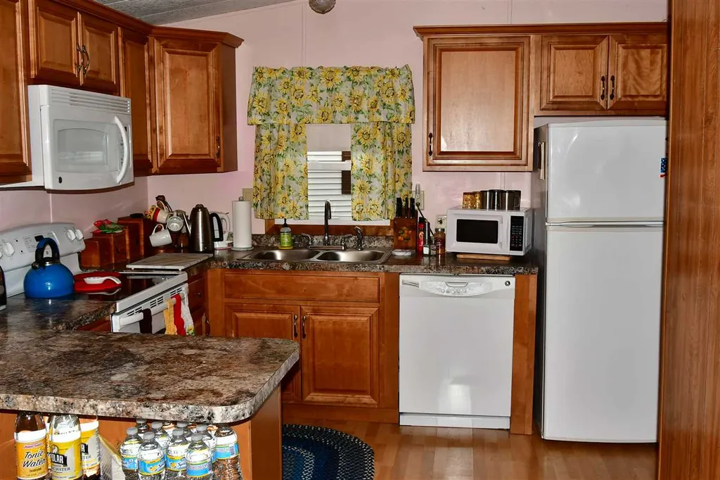 290 Calef Highway Epping NH 03042