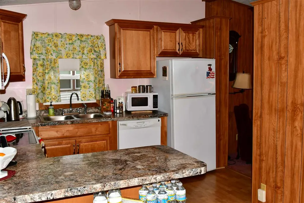 290 Calef Highway Epping NH 03042