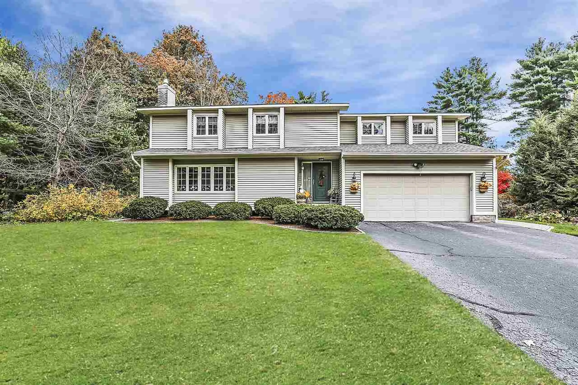 7 Pepperell Circle Nashua NH 03062