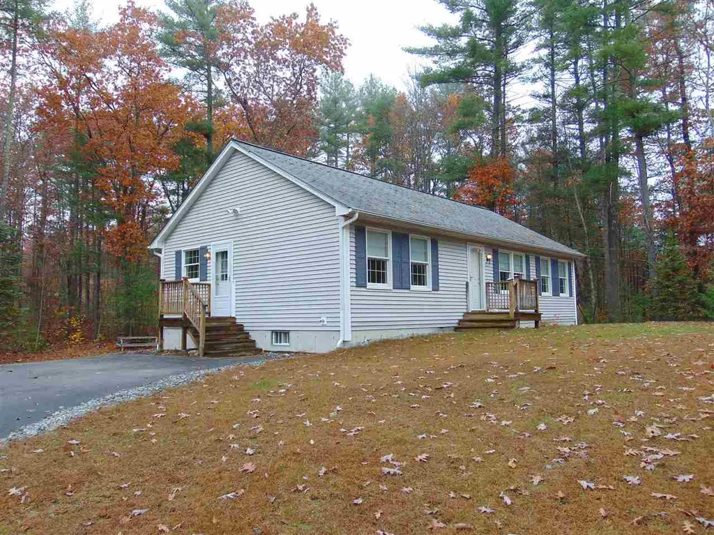 82 Seaverns Bridge Road Amherst NH 03031-2132