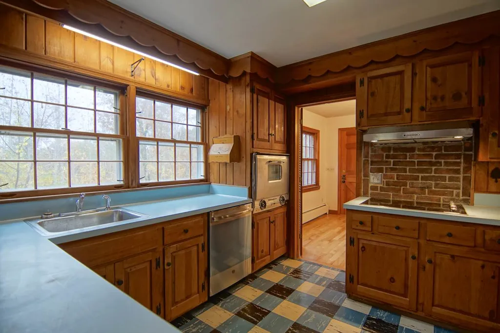 23 Newfields Road Exeter NH 03833