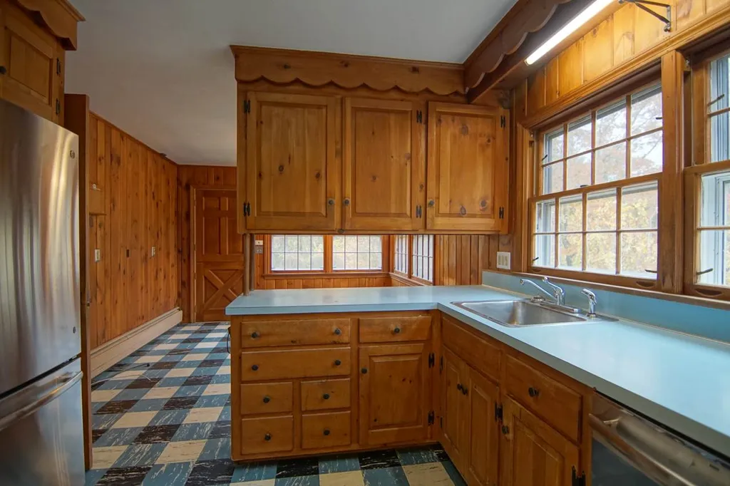 23 Newfields Road Exeter NH 03833
