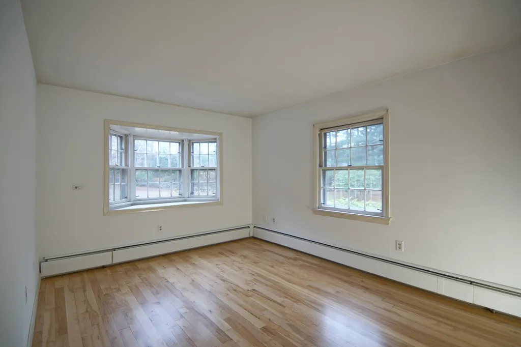23 Newfields Road Exeter NH 03833