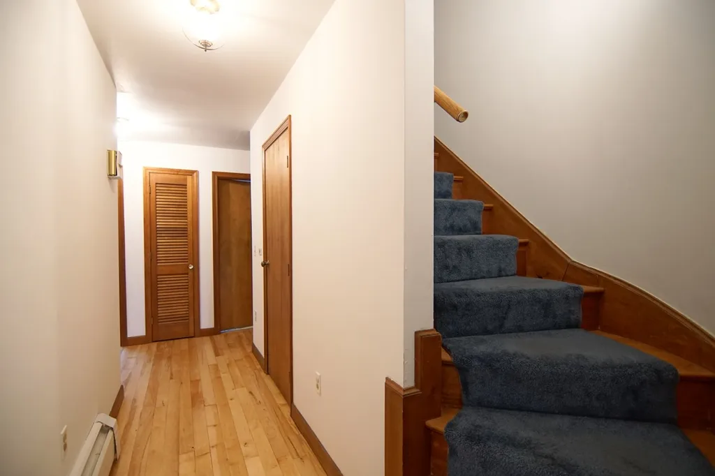 23 Newfields Road Exeter NH 03833