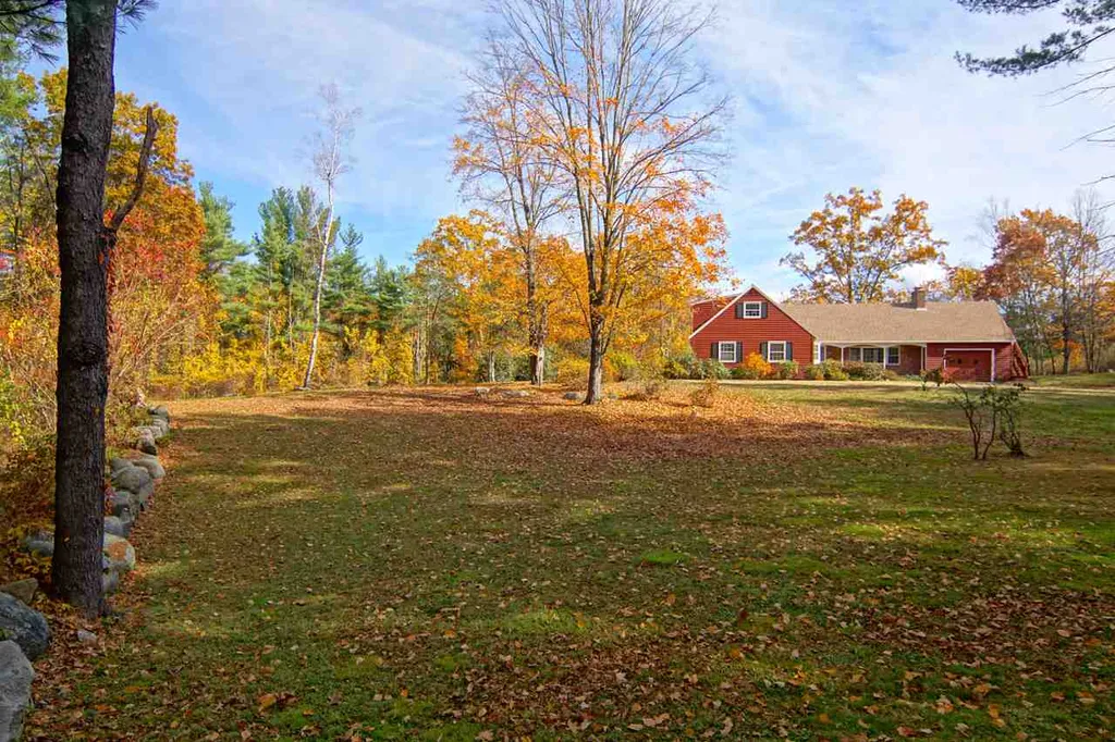 23 Newfields Road Exeter NH 03833