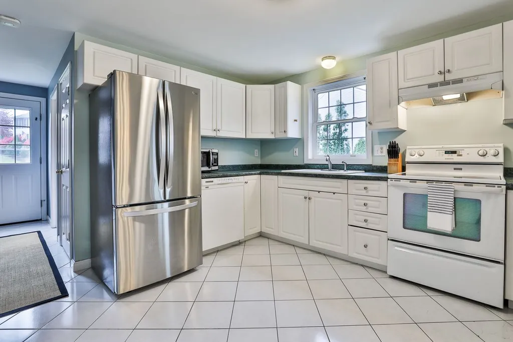 79 Vandora Drive Manchester NH 03103