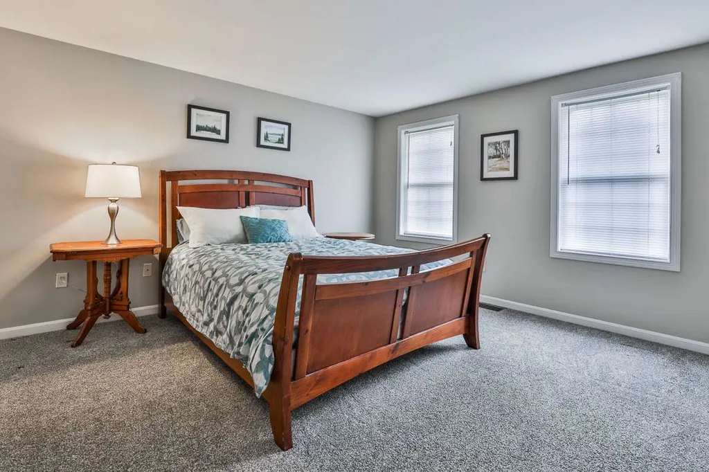 79 Vandora Drive Manchester NH 03103