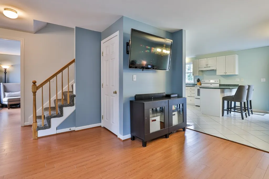 79 Vandora Drive Manchester NH 03103