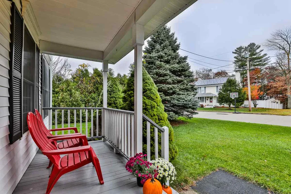 79 Vandora Drive Manchester NH 03103