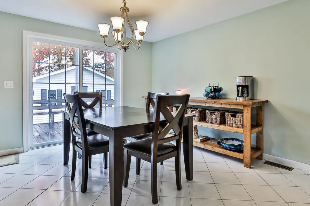 79 Vandora Drive Manchester NH 03103