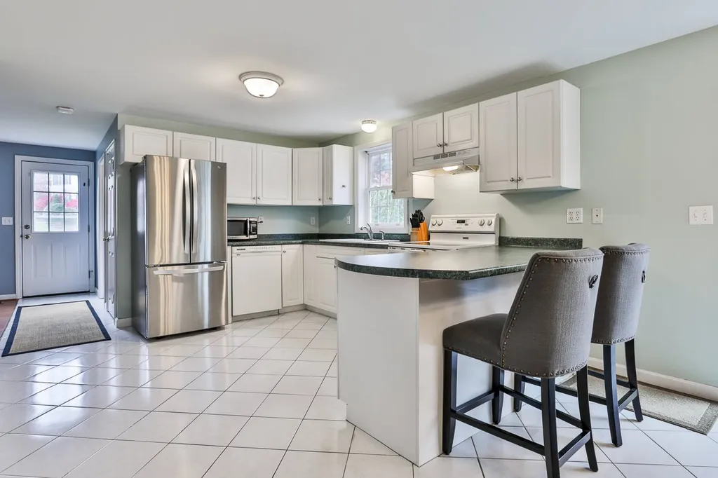 79 Vandora Drive Manchester NH 03103