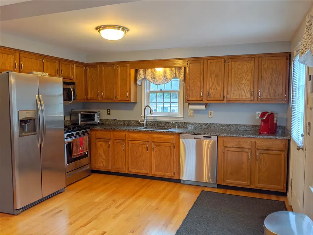15 Morway Drive Londonderry NH 03053