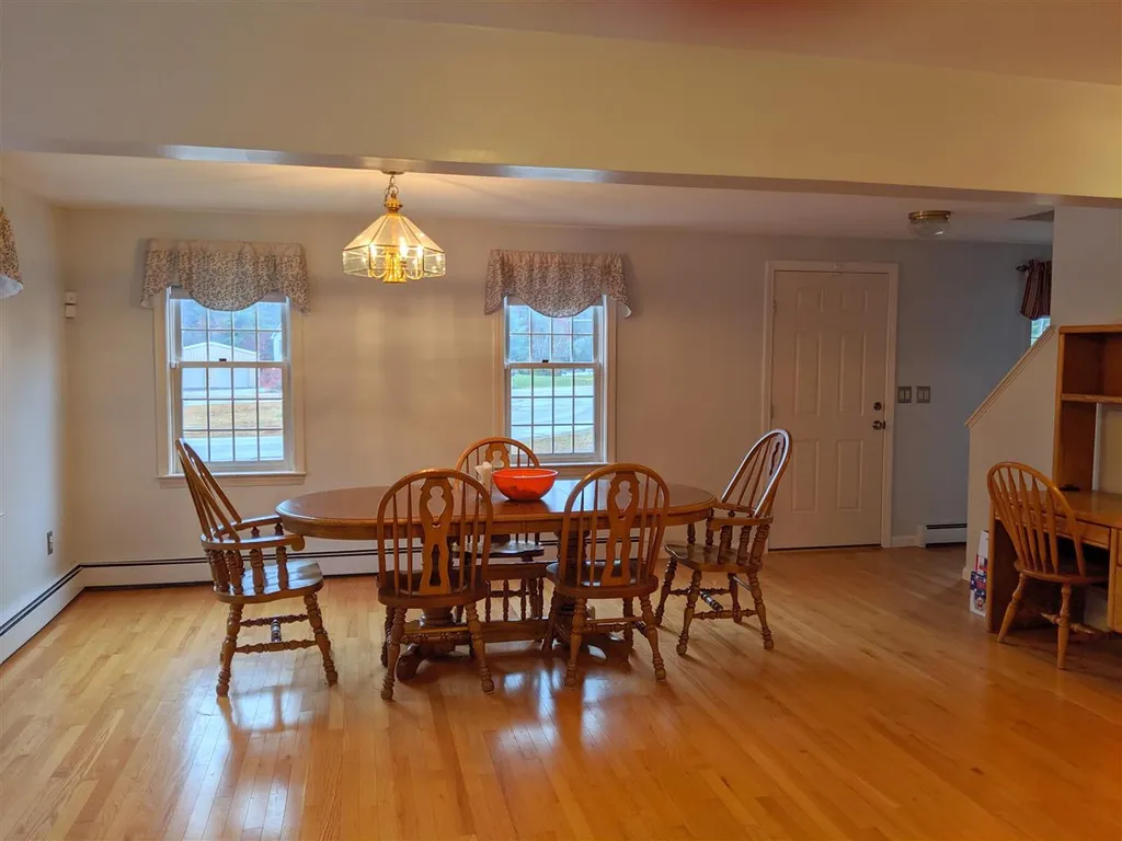 15 Morway Drive Londonderry NH 03053