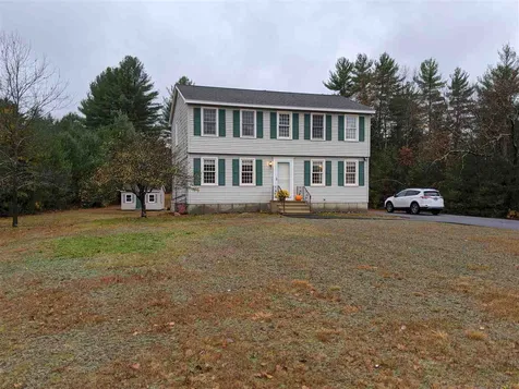 15 Morway Drive Londonderry NH 03053