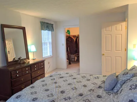 15 Morway Drive Londonderry NH 03053