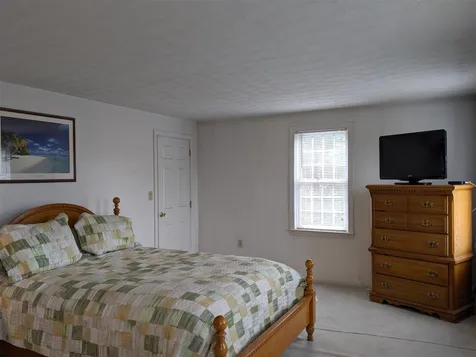 15 Morway Drive Londonderry NH 03053