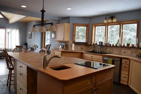 163 Plantation Road Hyde Park VT 05655