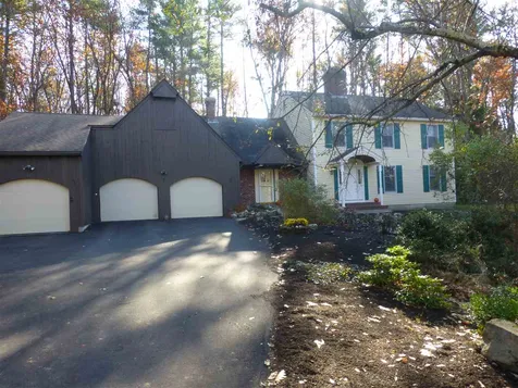 15 Roosevelt Drive Bedford NH 03110
