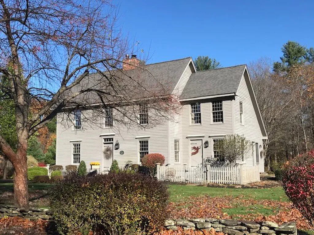23 Colleen Drive Salem NH 03079