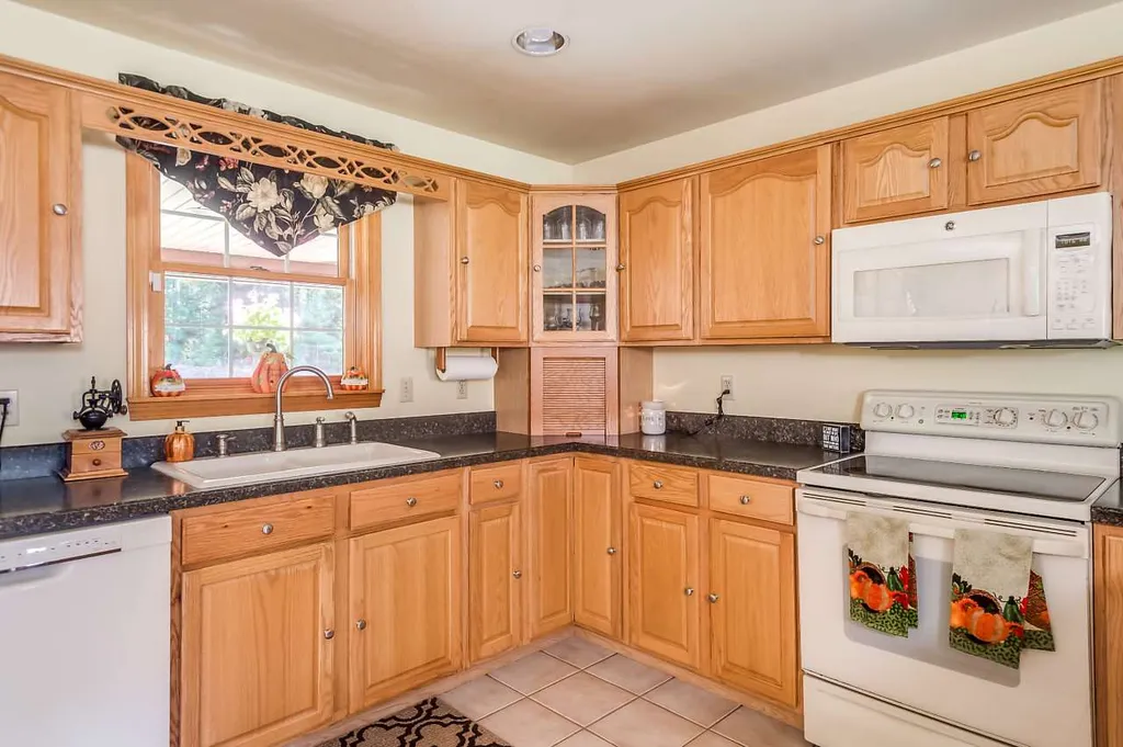 144 Evergreen Valley Road Milton NH 03851-000