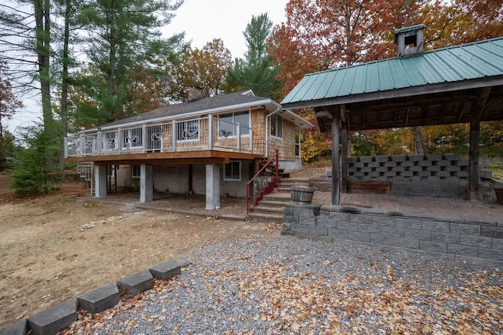 128 Old Town Road Weare NH 03281