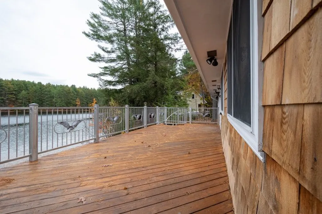 128 Old Town Road Weare NH 03281