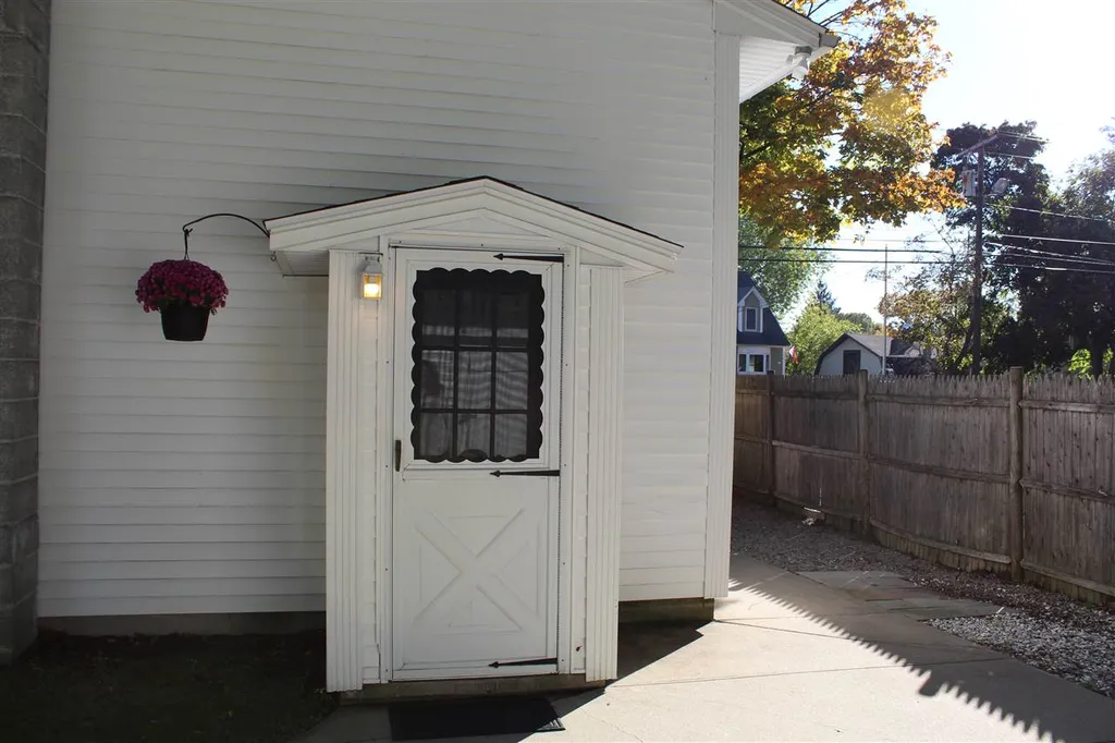 10 Delaware Avenue Manchester NH 03104