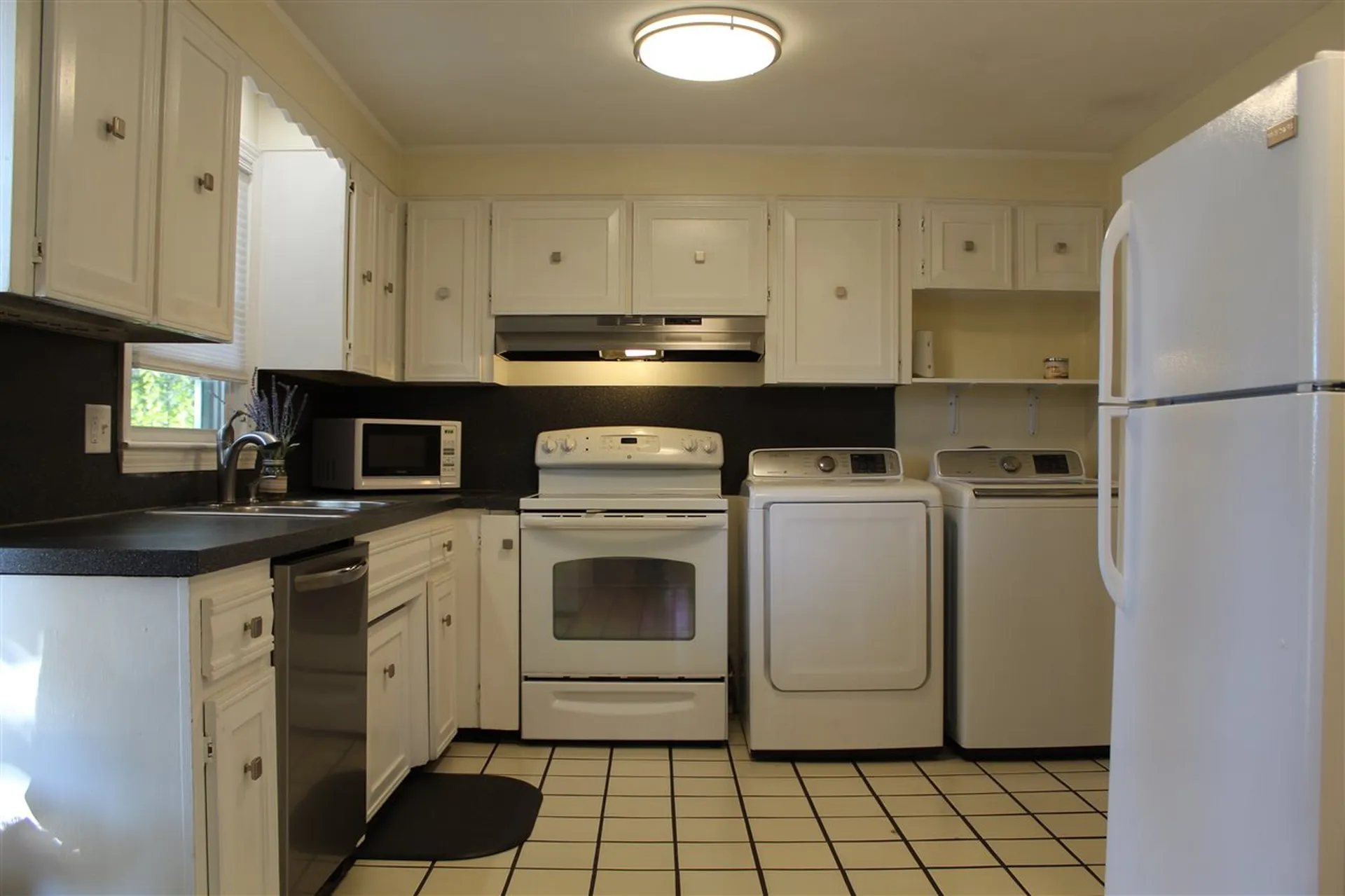 10 Delaware Avenue Manchester NH 03104