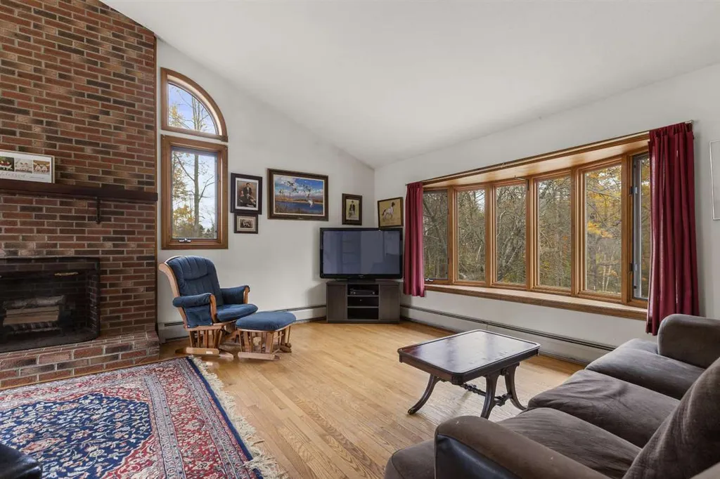 443 Mountain Road New London NH 03257