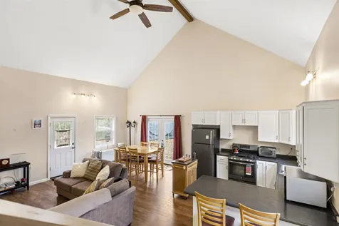 443 Mountain Road New London NH 03257