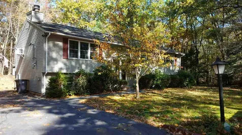 7 Roy Road Hooksett NH 03106