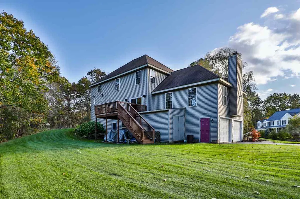 44 Maverick Drive Auburn NH 03032