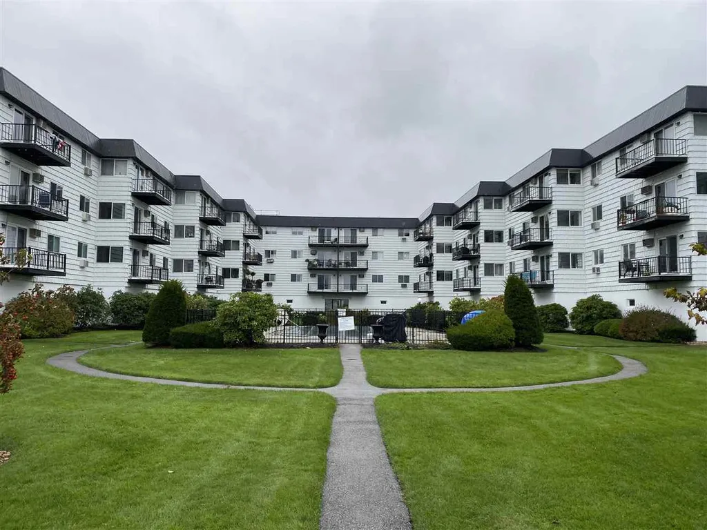 190 Kings Highway Hampton, NH