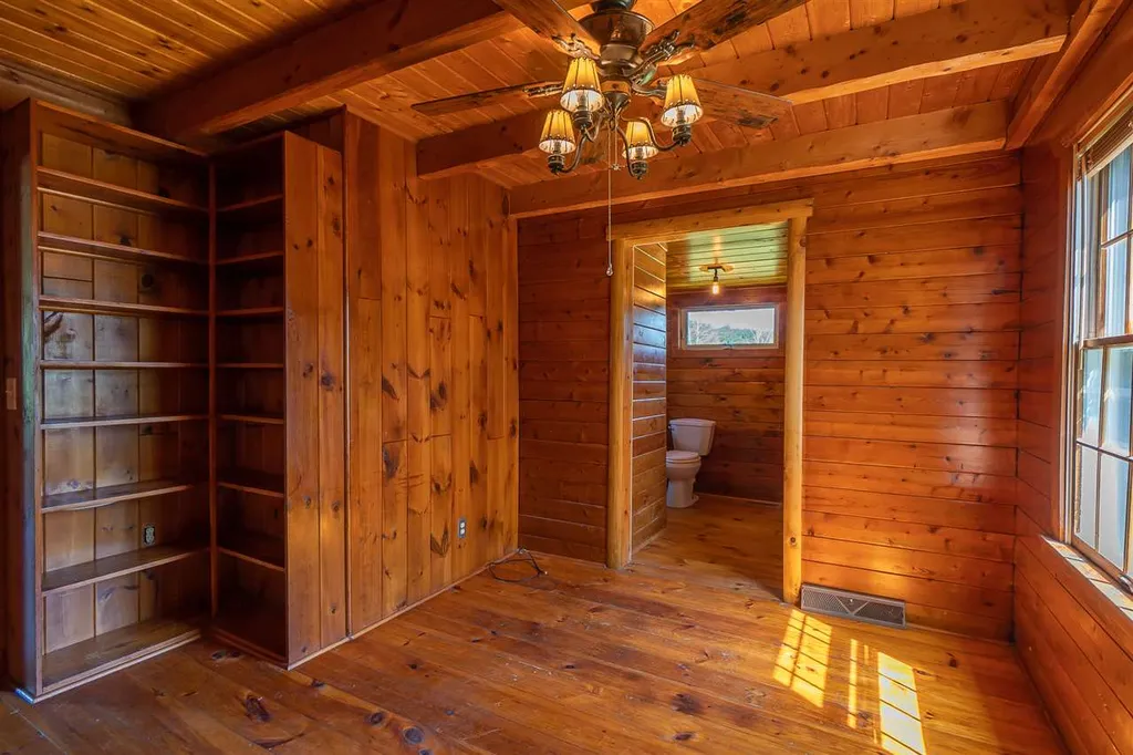 16 Jeremy Hill Road Pelham NH 03076