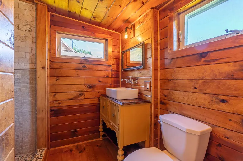 16 Jeremy Hill Road Pelham NH 03076