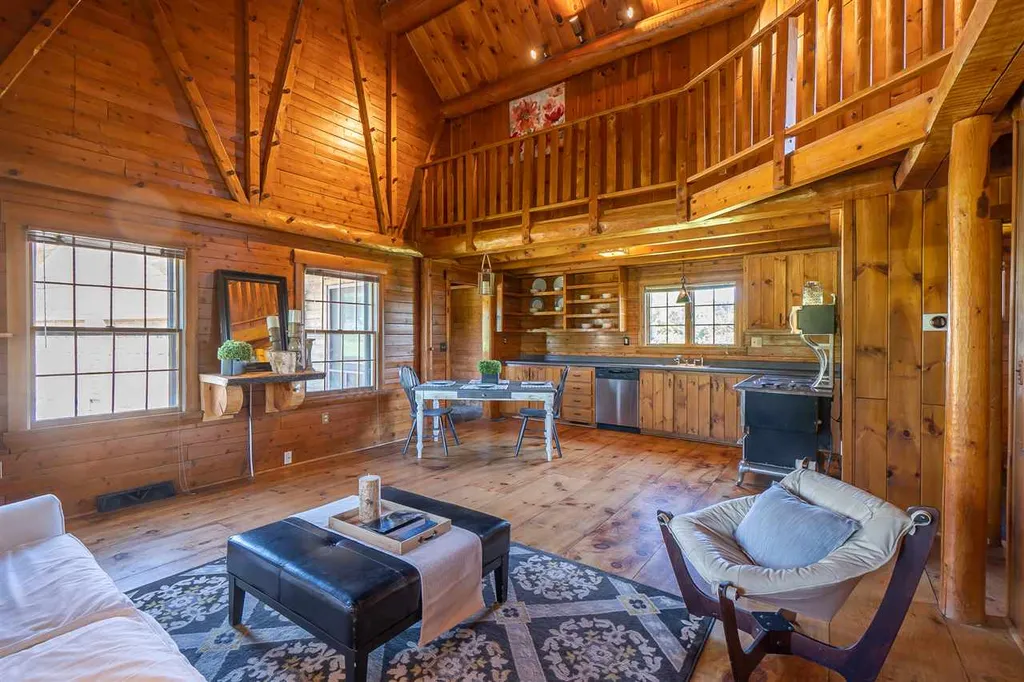 16 Jeremy Hill Road Pelham NH 03076