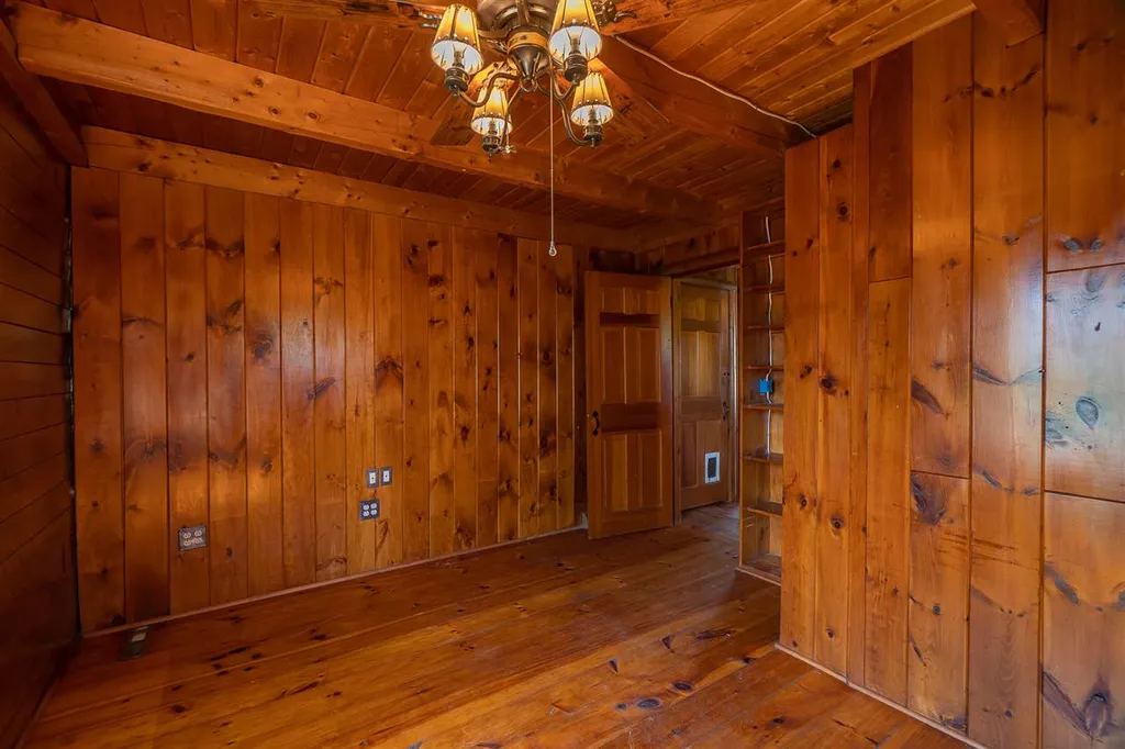 16 Jeremy Hill Road Pelham NH 03076