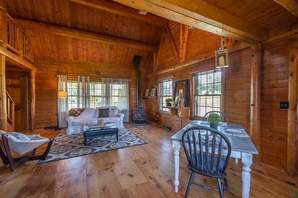 16 Jeremy Hill Road Pelham NH 03076