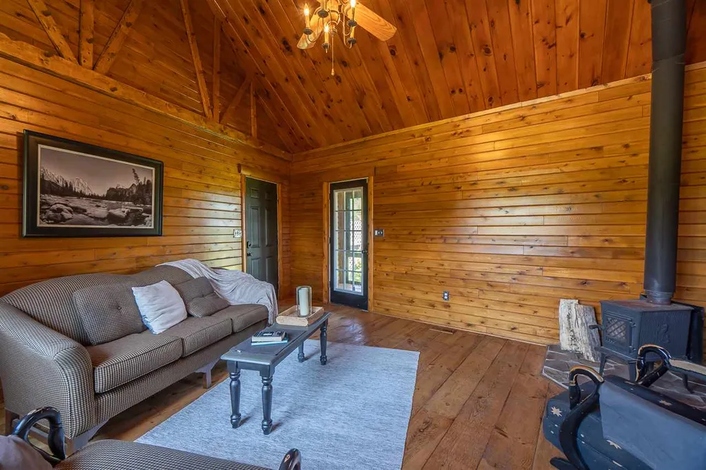 16 Jeremy Hill Road Pelham NH 03076