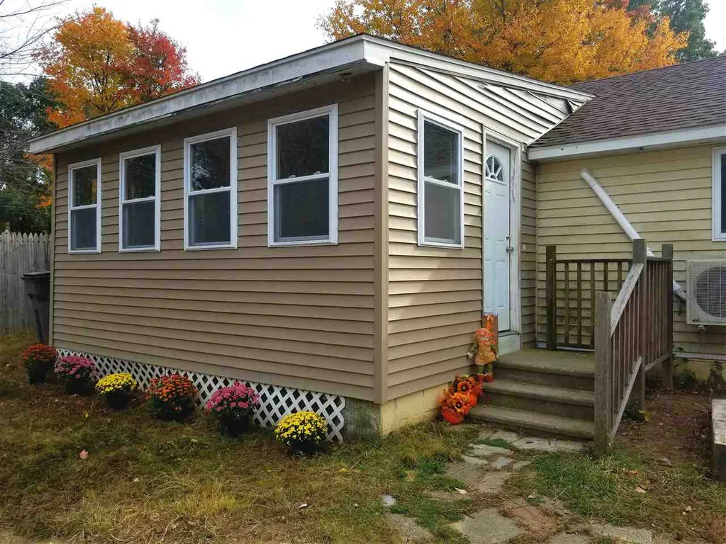 6 Edwards Street Salem NH 03079