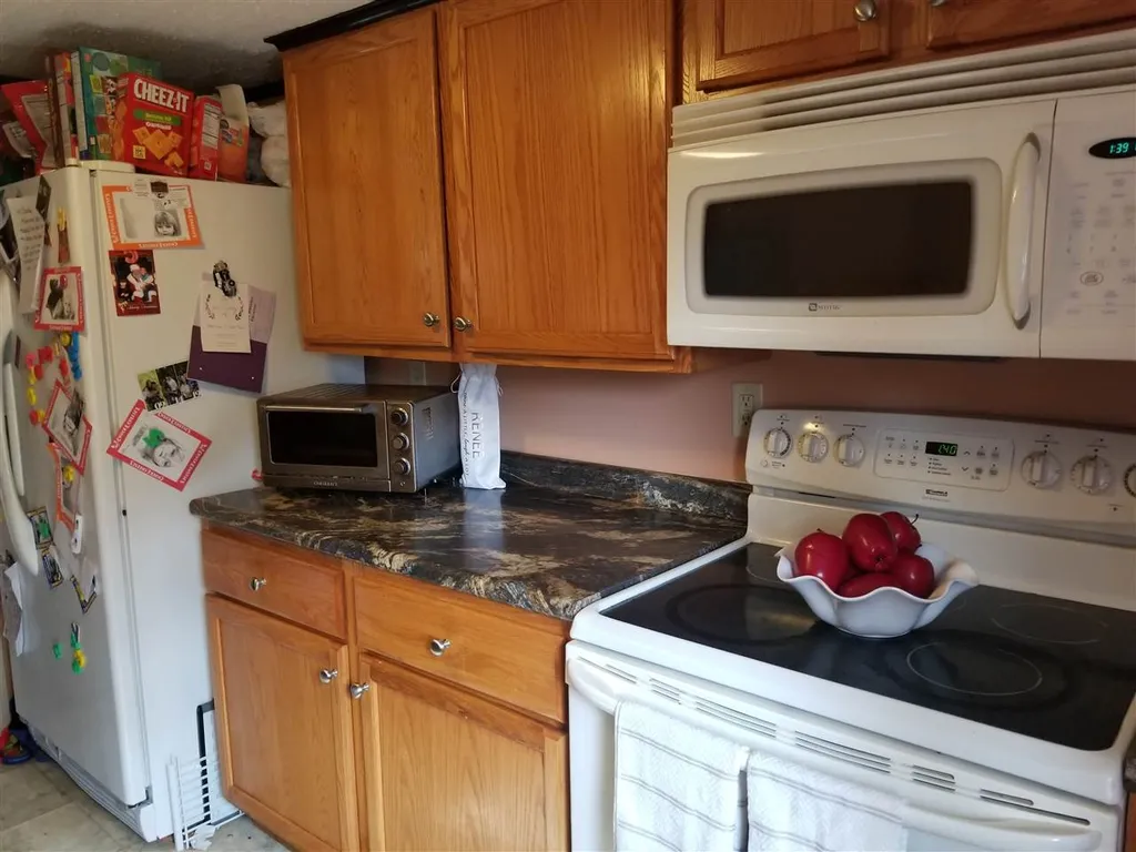 6 Edwards Street Salem NH 03079
