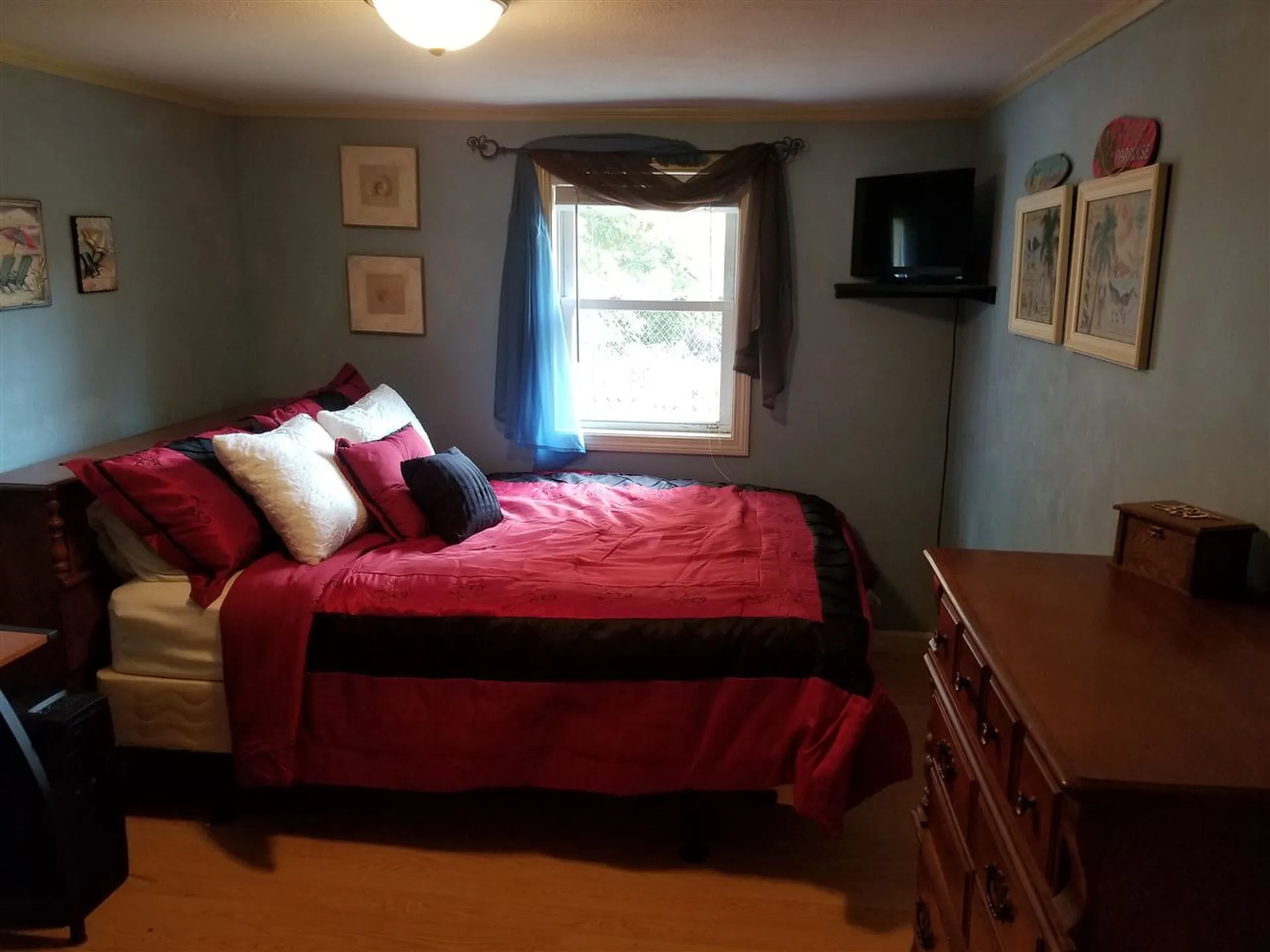 6 Edwards Street Salem NH 03079