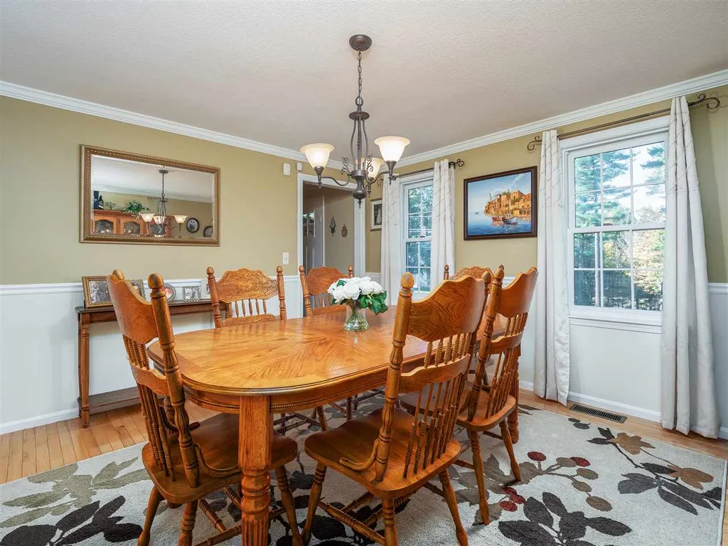 8 Bennington Road Nashua NH 03064