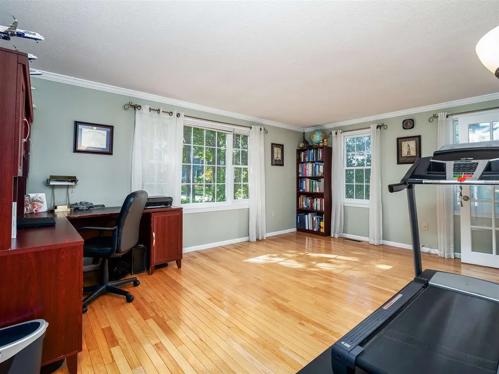 8 Bennington Road Nashua NH 03064
