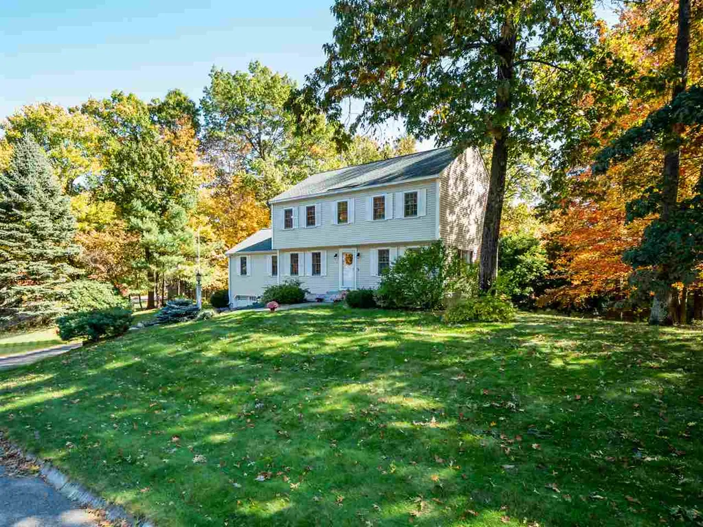 8 Bennington Road Nashua NH 03064