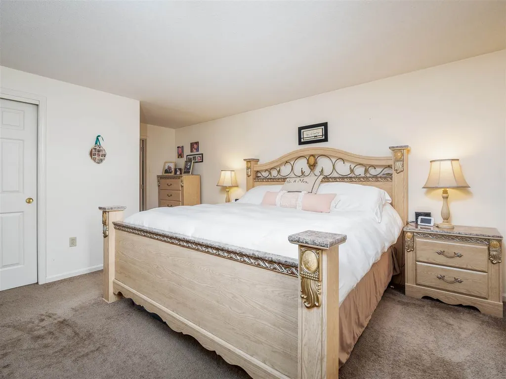 8 Bennington Road Nashua NH 03064